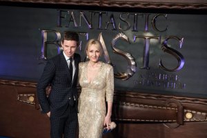 Британската писателка Дж К Роулинг сподели в акаунта си в Twitter статия