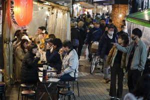 Въпреки че Япония започва бавно да преоткрива своята общителност след