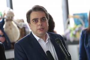 Ролята на президента е много добре описана в Конституцията  така