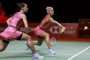 Сестри Стоеви се завръщат в Топ 10 на бадминтона