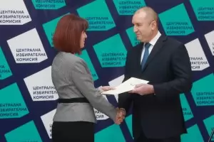 Румен Радев предупреди за последиците от мораториума