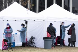 Нови и нови черни рекорди в статистиката за заболелите от