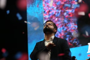 Новоизбраният ляв президент на Чили Габриел Борик обеща в неделя