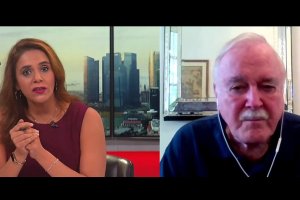 Легендарният британски комик Джон Клийз прекъсна интервю за Би Би