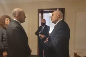 Гешев преживя катарзис и засипа с похвали кабинета и президента