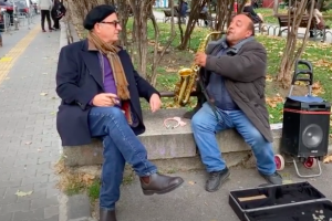 Докато се разхождах в центъра на София позната мелодия ме