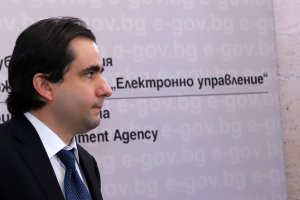 Министърът на електронното управление Божидар Божанов даде нови разяснения по