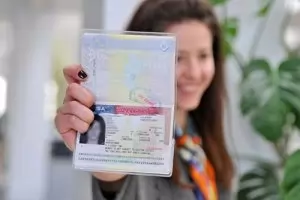 Затягат още туристическите визи за САЩ