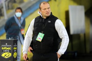 Уорън Фийни няма да е повече треньор на Пирин От