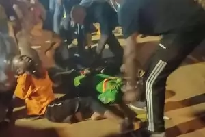 Фенове бяха убити и ранени при сблъсъци на мач за Купата на Африка