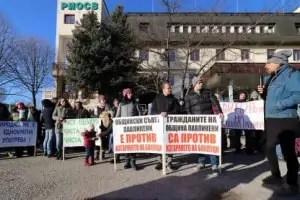 Борислав Сандов обяви, че ще върне проекта за нов завод на Вълка
