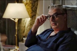 Сцена с участието на холивудския актьор Крис Нот беше изрязана