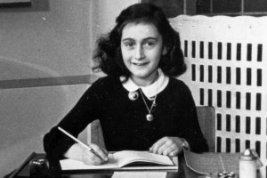 Историята на Ане Франк еврейското момиче от Амстердам е известна