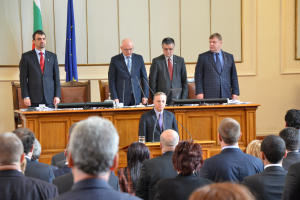 Пред четворната коалиция се очертават твърде тежки месеци със старото