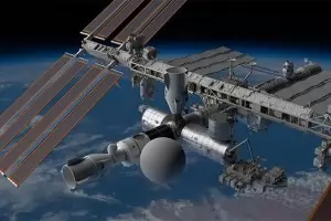 Руснак строи студио за Том Круз в космоса 