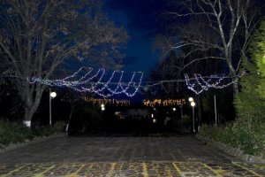 Скъпият ток стана причина още две общини да спрат уличното