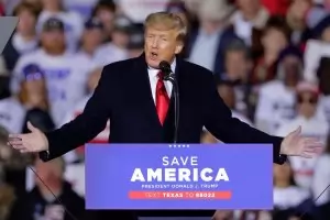 Тръмп заплаши, че Байдън ще 
докара Трета световна война