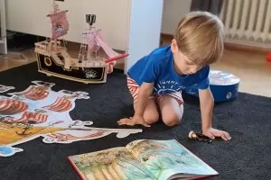 Книгозаврите не могат нито ден без книжки