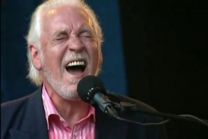 Гари Брукър вокалист и пианист на легендарната британска група Procol