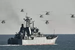 Русия изкара над 30 бойни кораба на военно учение край Крим