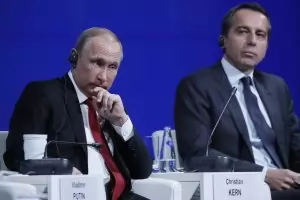 Чужди политици напускат бордовете на руски компании