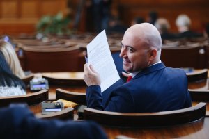 Водещата политическа партия в правителството Продължаваме промяната планира създаването