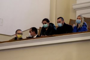 Служители на столичната Регионална здравна инспекция влязоха тази сутрин на