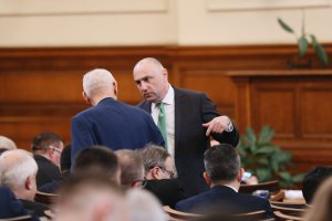 Протест на Системата ни убива накара управляващите да преразгледат решението