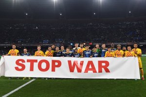 Основният претендент за титлата в Лига Европа Барселона избегна