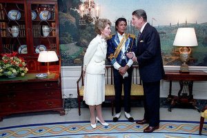 Само най доброто за Краля на попа двама носители на Оскар