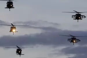 Бойни американски „Apache“ и „Blackhawk“ прелитат и над София