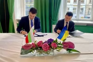 Петков и Зеленски подписаха декларация за европейския път на Украйна