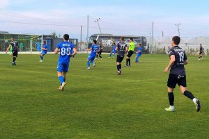 Левски Левски постигна първата си победа за 2022 г макар и