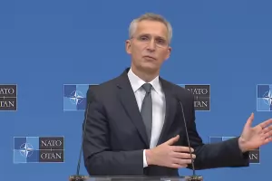 Столтенберг иска постоянно военно присъствие по границите на НАТО