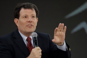 Светът е изправен пред двойно предизвикателство Първо – как да