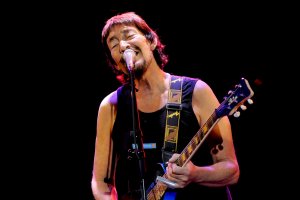 Един от най забележителните и интимни музиканти на нашето време