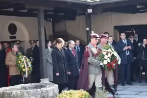 Трикольорът ни пред паметника на Гоце Делчев в Скопие бе откъснат