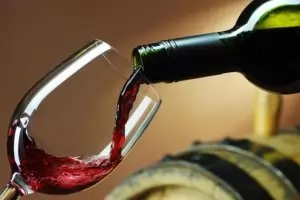 Митничари откриха липса на над 319 хил. литра вино в данъчен склад