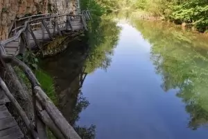 По Златната река към Очите на бога