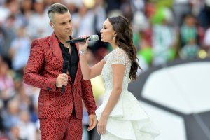 След като демонстрира нежелание да работи с оперната прима Анна