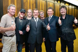 Въпреки че Child In Time една от най популярните песни на