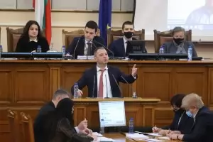 Делян Добрев знаел, че СОКАР иска да купи "Лукойл Нефтохим" 