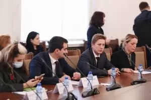 Депутатите пазят българите да не „злоупотребят” с външната политика