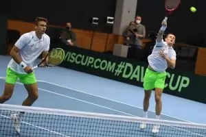 Убедителна победа класира България напред за Купа "Дейвис"