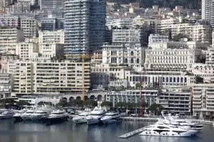 Активи за милиарди на близки до Путин бяха замразени по света