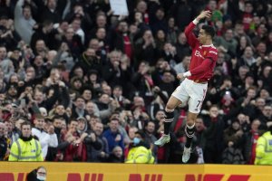 Кристиано Роналдо отбеляза хеттрик за победата на Манчестър Юнайтед с