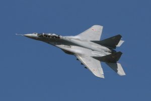 Пентагонът изглежда отхвърля предложението на Полша да предостави своите самолети