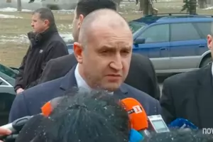 Президентът: Не е работа на НСО и ДАНС да ринат сняг пред премиера