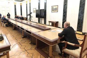 Посрещаме Трети март както никога досега отвратени объркани сконфузени гневни