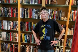 Приказка Стивън Кингилюстрации Гейбриъл Родригес и Николас Делъртпревод Катя Перчинкова